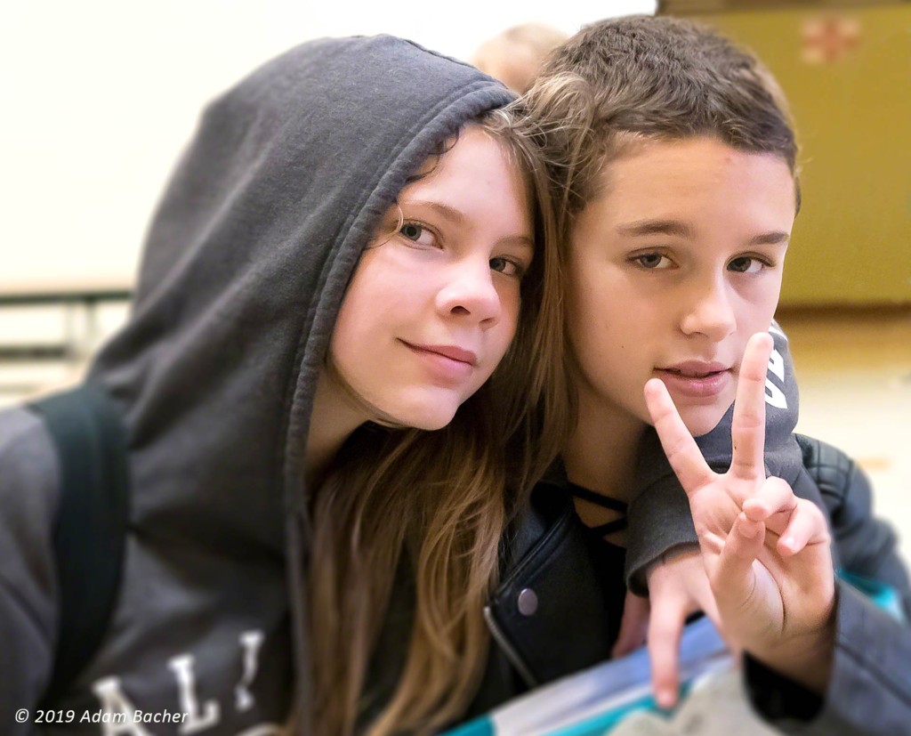 girls making peace sign, editorial photogarphy girls making peace sign, editorial photogarphy